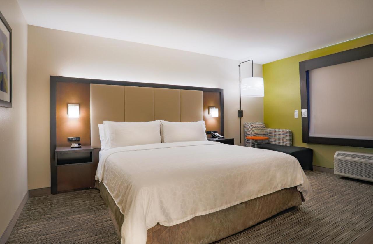 Holiday Inn Express Prescott By Ihg Exterior photo