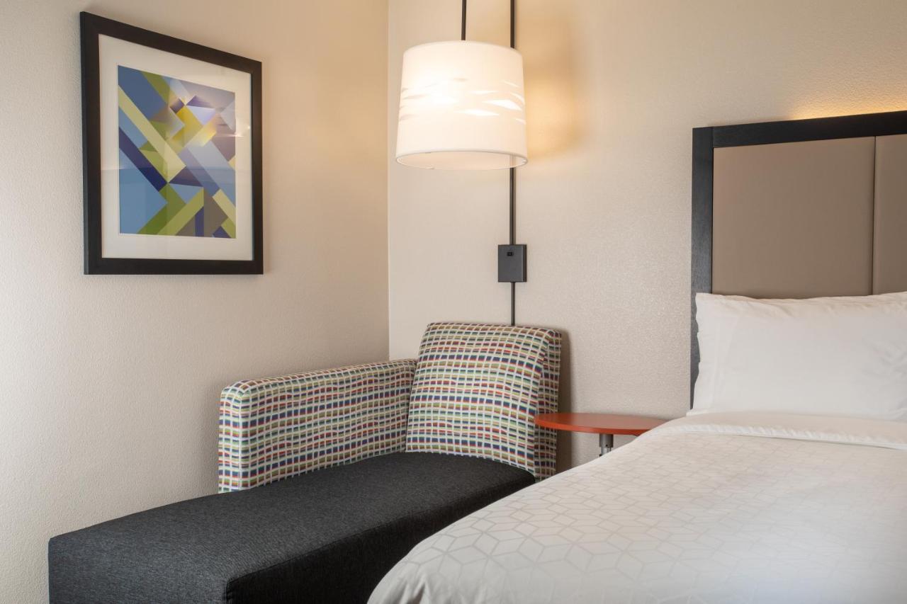 Holiday Inn Express Prescott By Ihg Exterior photo