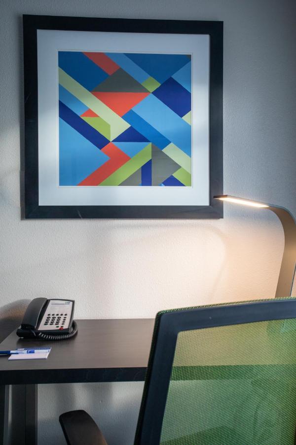 Holiday Inn Express Prescott By Ihg Exterior photo
