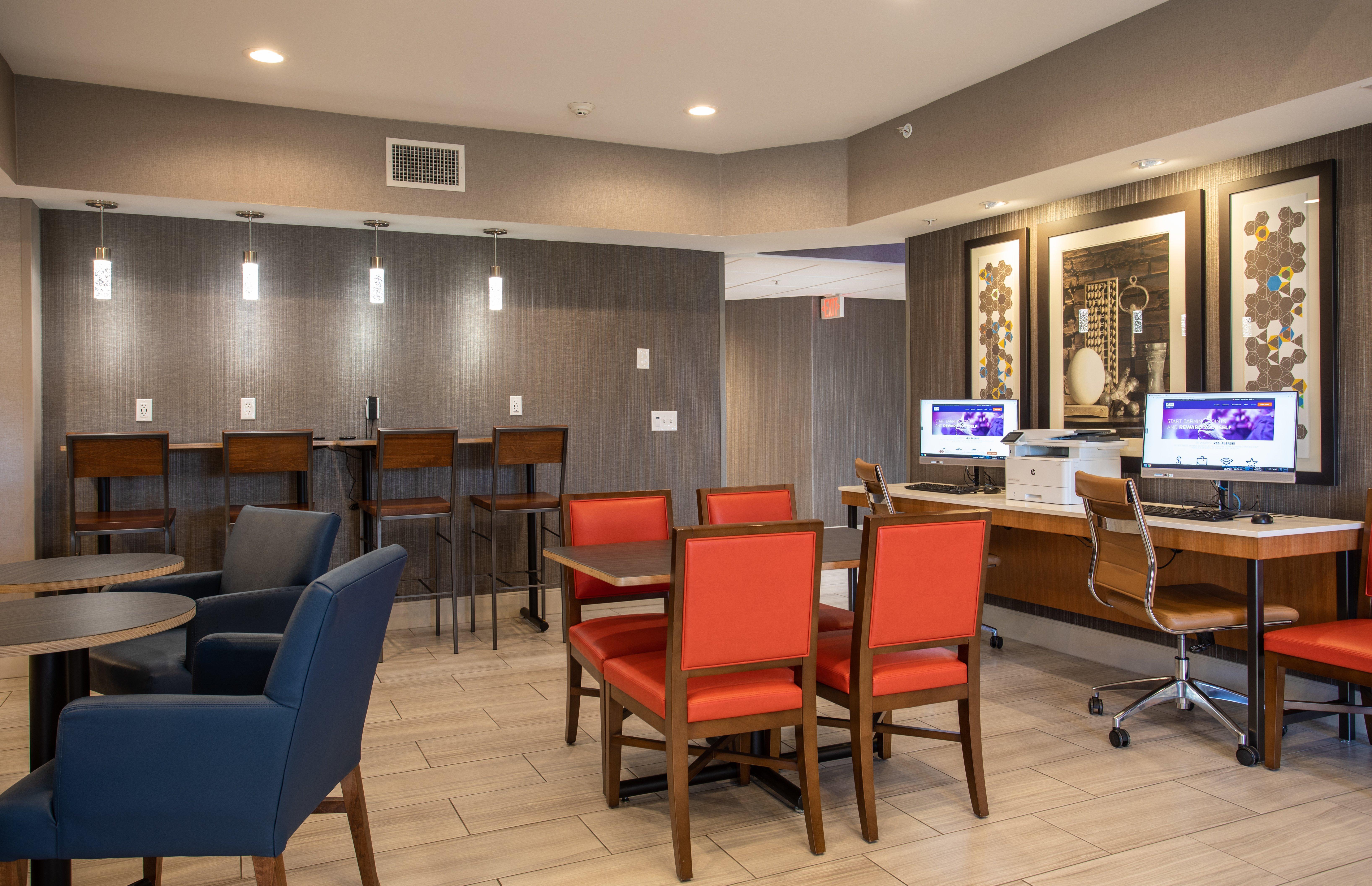 Holiday Inn Express Prescott By Ihg Exterior photo
