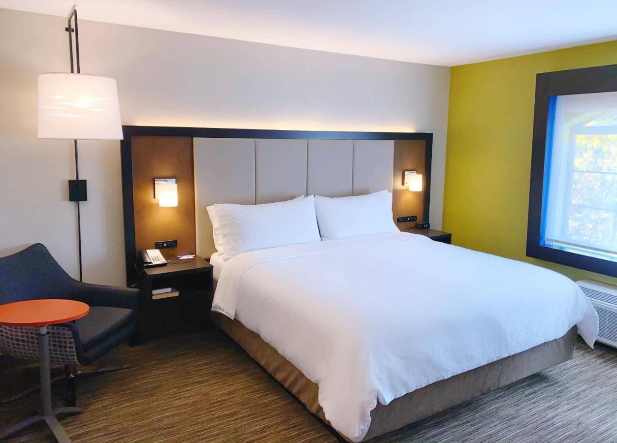 Holiday Inn Express Prescott By Ihg Exterior photo