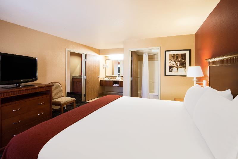 Holiday Inn Express Prescott By Ihg Exterior photo